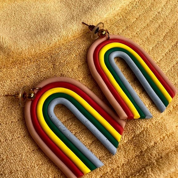 Rainbow Dangle Earrings Gold Tone Bright Colors Clay Pierced - Picture 6 of 6